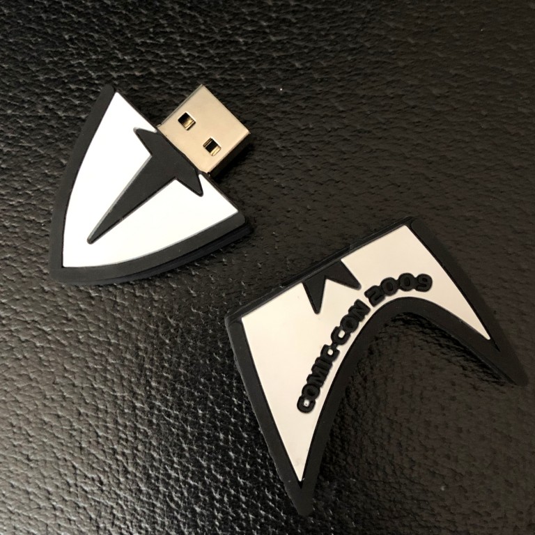 SDCC 2009 Star Trek Insignia Pin USB Drive